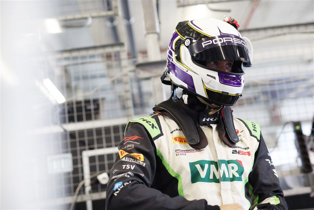 'Weekenden startede fantastisk ud' siger Mikkel O. Pedersen. 'Torsdag var jeg hurtigste Porsche-kører foran alle fabrikskørerne'. 
(Foto: JEP)